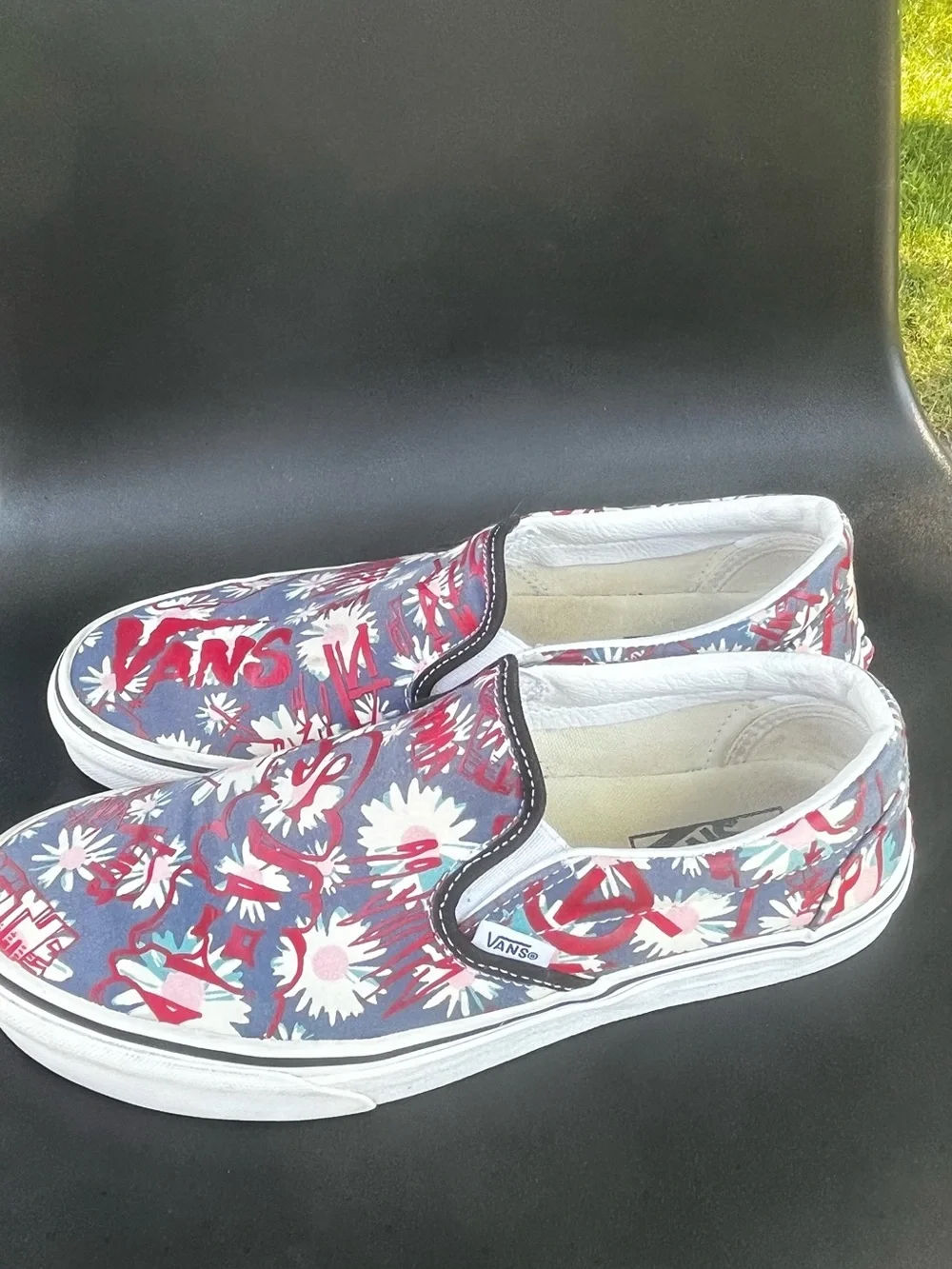 Vans Canvas Classic Slip-On Sneakers with Floral and Graffiti Graphic size 9